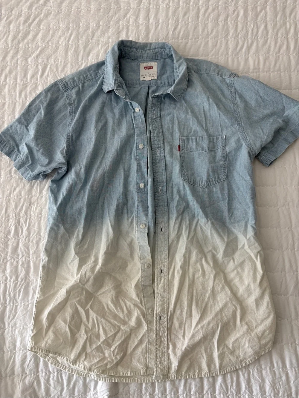 Levi's Men's Short-Sleeve Dip-Dye Chambray Shirt - Light Blue & White